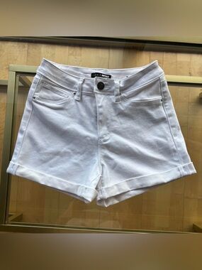 Fashion Nova White High-Waist Cuffed Denim Shorts 79% cotton size 1